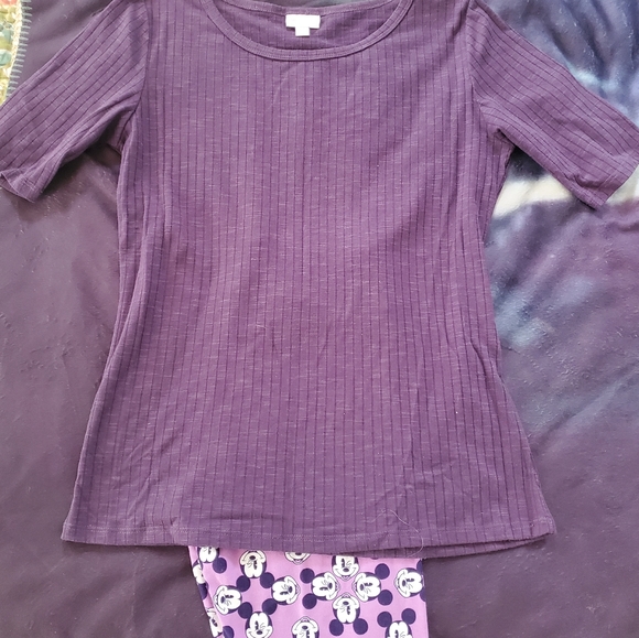 *SOLD* Lularoe Disney Mickey Mouse OS Leggings With Shirts - Picture 2 of 9